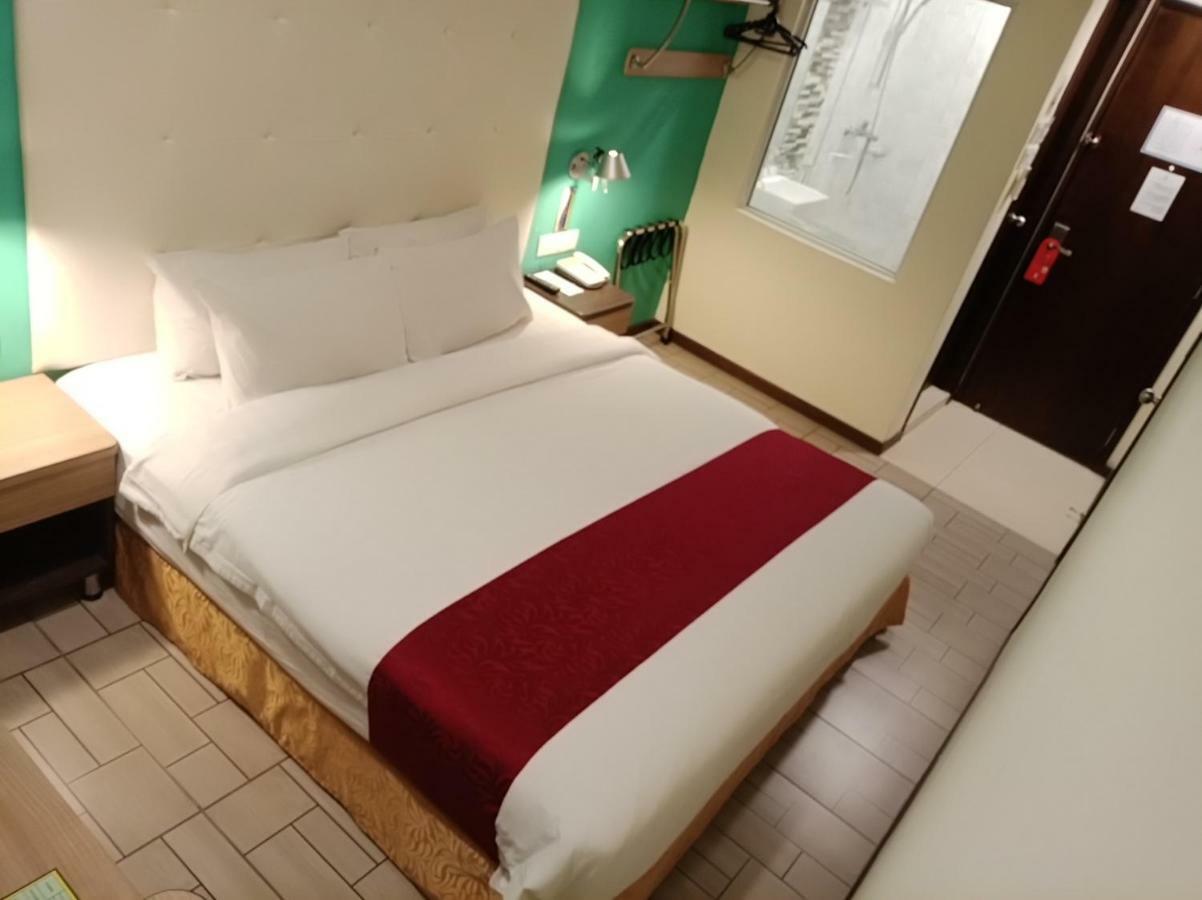 Lumut Suites Buitenkant foto