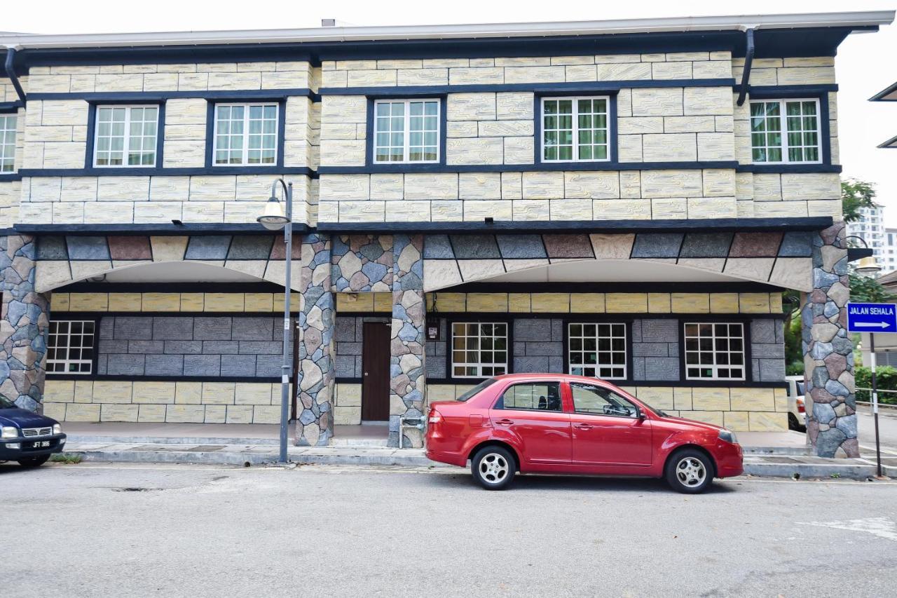 Lumut Suites Buitenkant foto