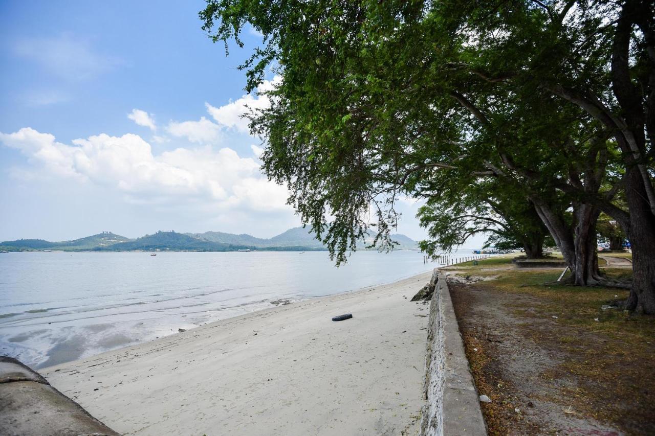 Lumut Suites Buitenkant foto